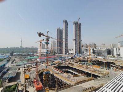 復星外灘中心長江之眼藝術中心晝夜施工，近千名建設者奮戰(zhàn)推進土方開挖